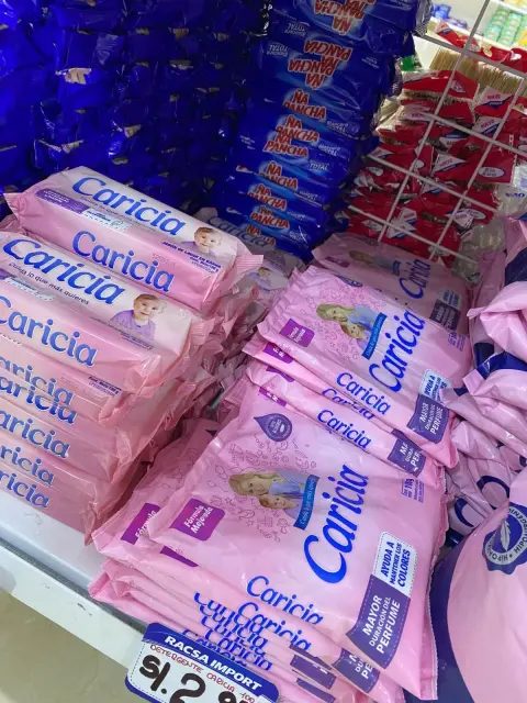 Detergente Caricia rosa en bolsa