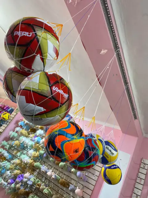 Balones de fútbol Perú y Uniball