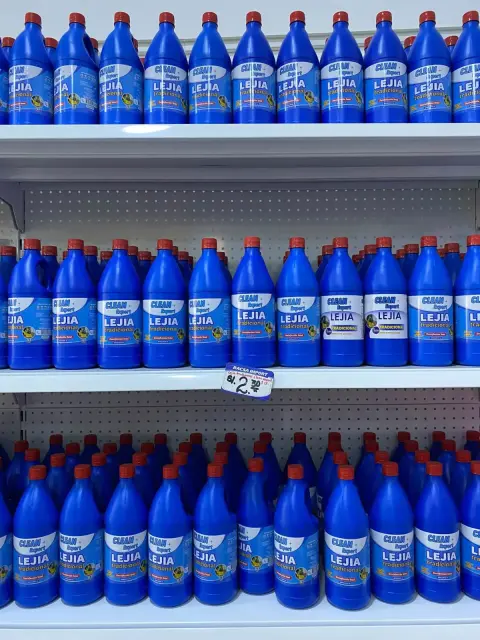 Lejía en botella de un litro