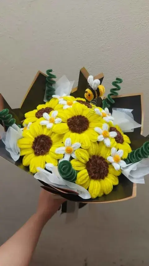 Ramo mediano con lazo y detalles