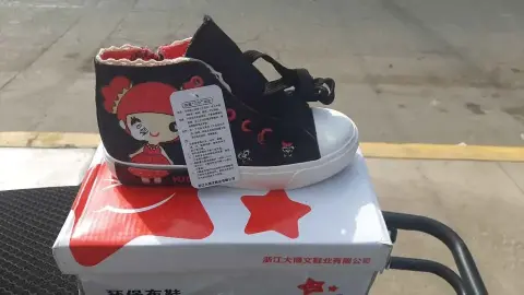 Zapatillas para niñas importadas