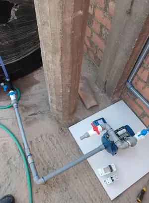Instalación de bomba de agua