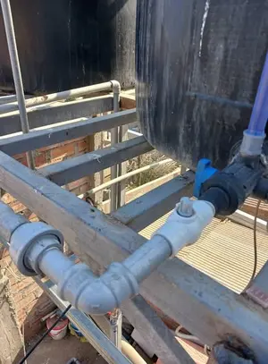 Instalación de tanque elevado y cisterna