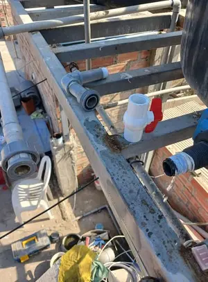 Instalación de tanque elevado y cisterna