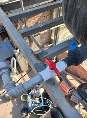 Instalación de tanque elevado y cisterna