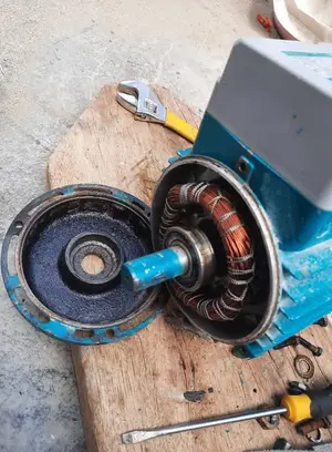 Mantenimiento de bomba de agua