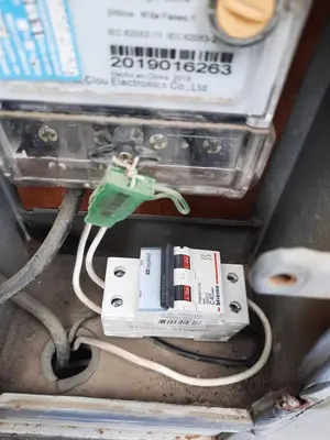 Tableros eléctricos e interruptores: instalación y reparación