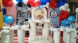 Mesas, tortas y menaje para cumpleaños