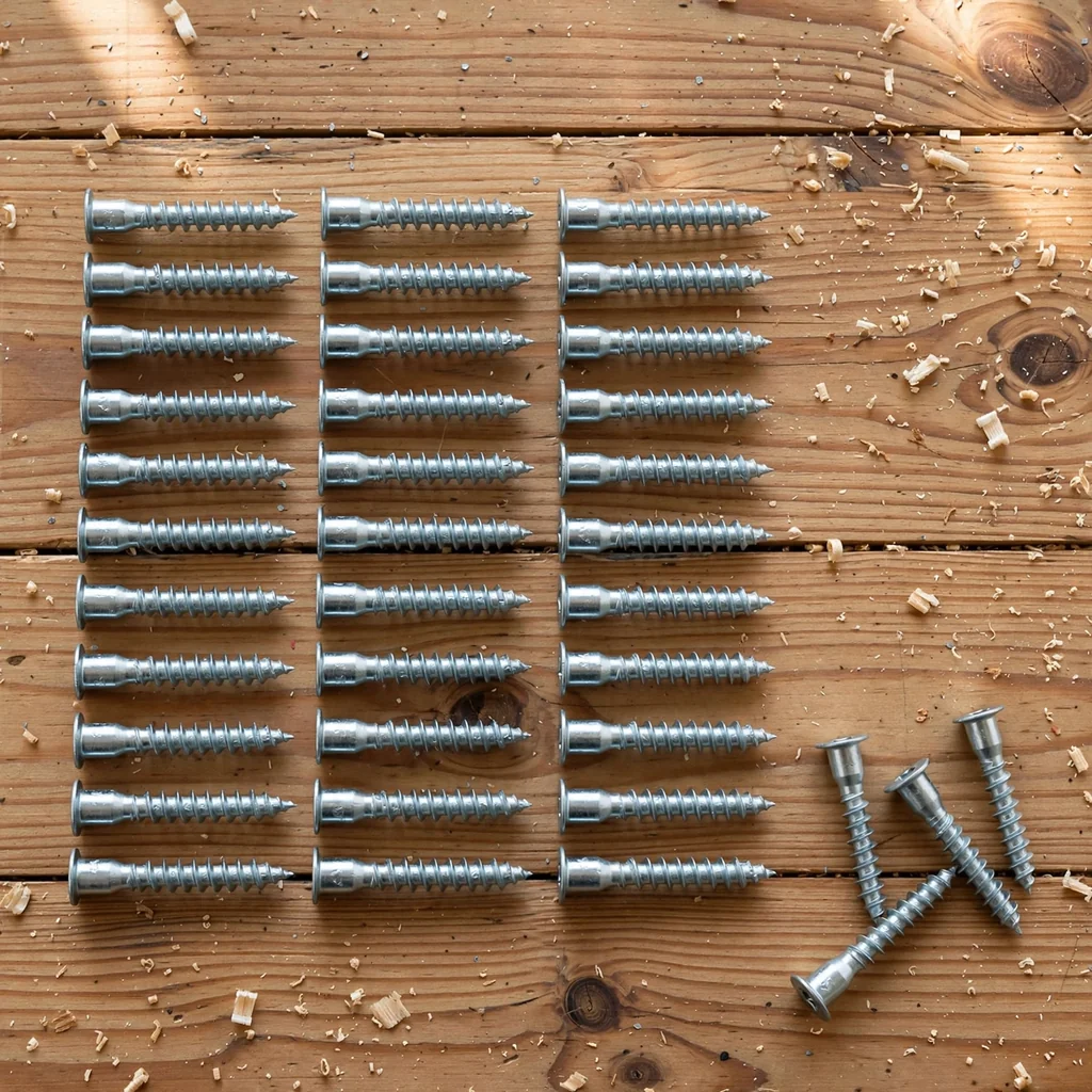 Tornillos confirmat para armar muebles