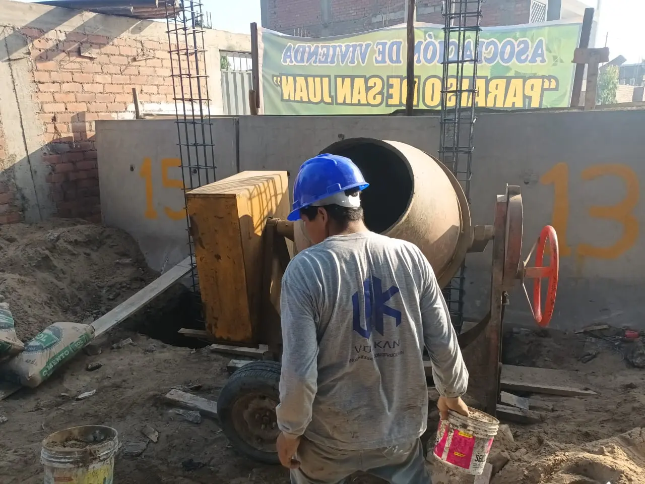 Abrir tarjeta de VOLKAN INGENIERIA & CONSTRUCCION SAC