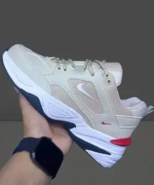 Zapatillas Nike runner chunky — malla y gamuza crema